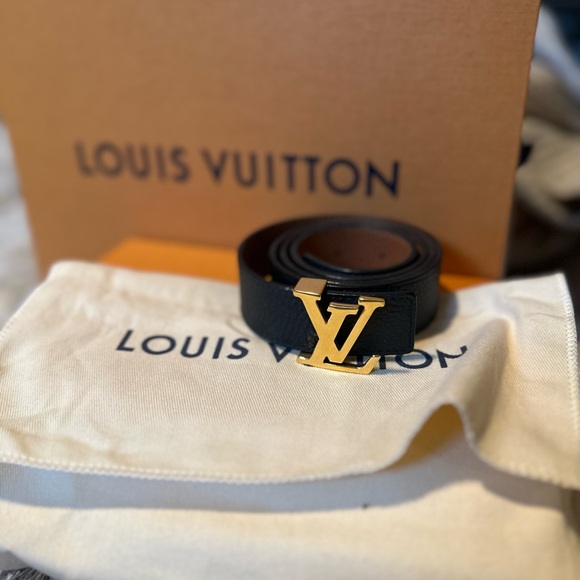 LV Initials Reversible Belt - Picture 3 of 9